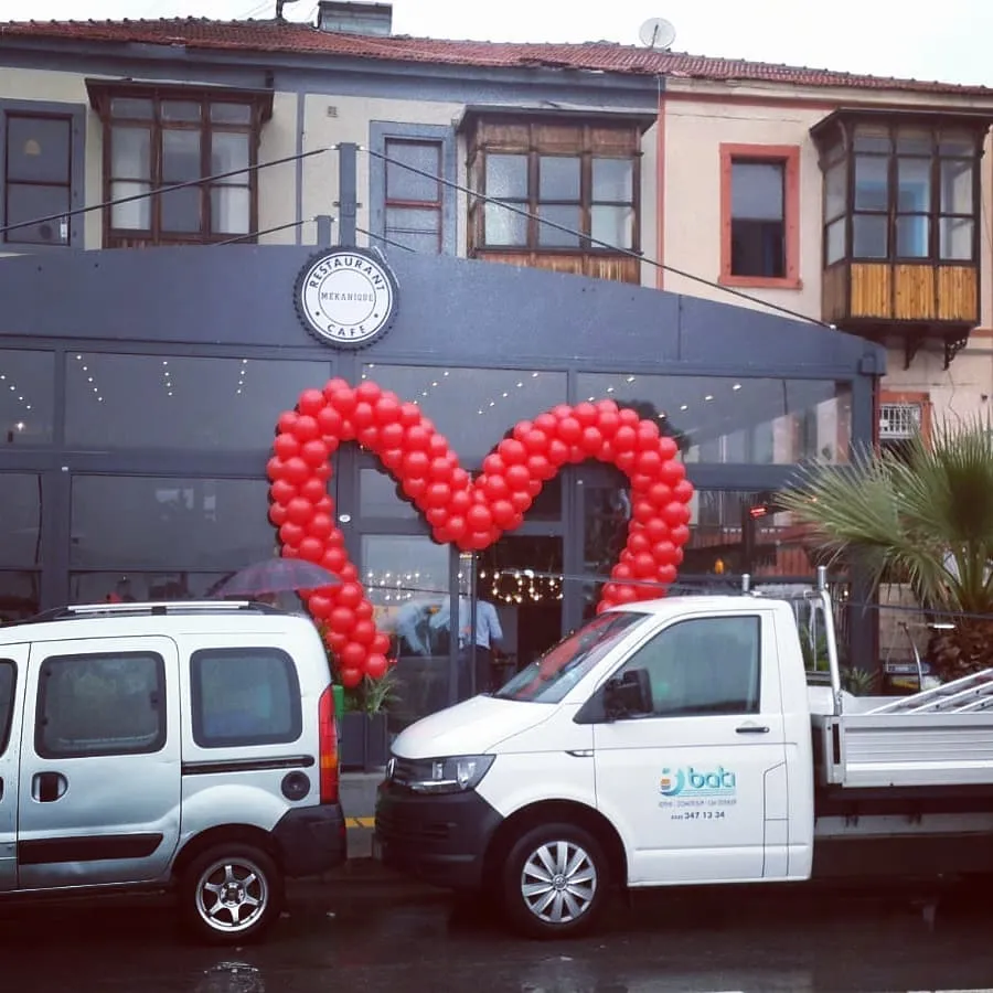 Ankara nişan partisi için balon süslemesi