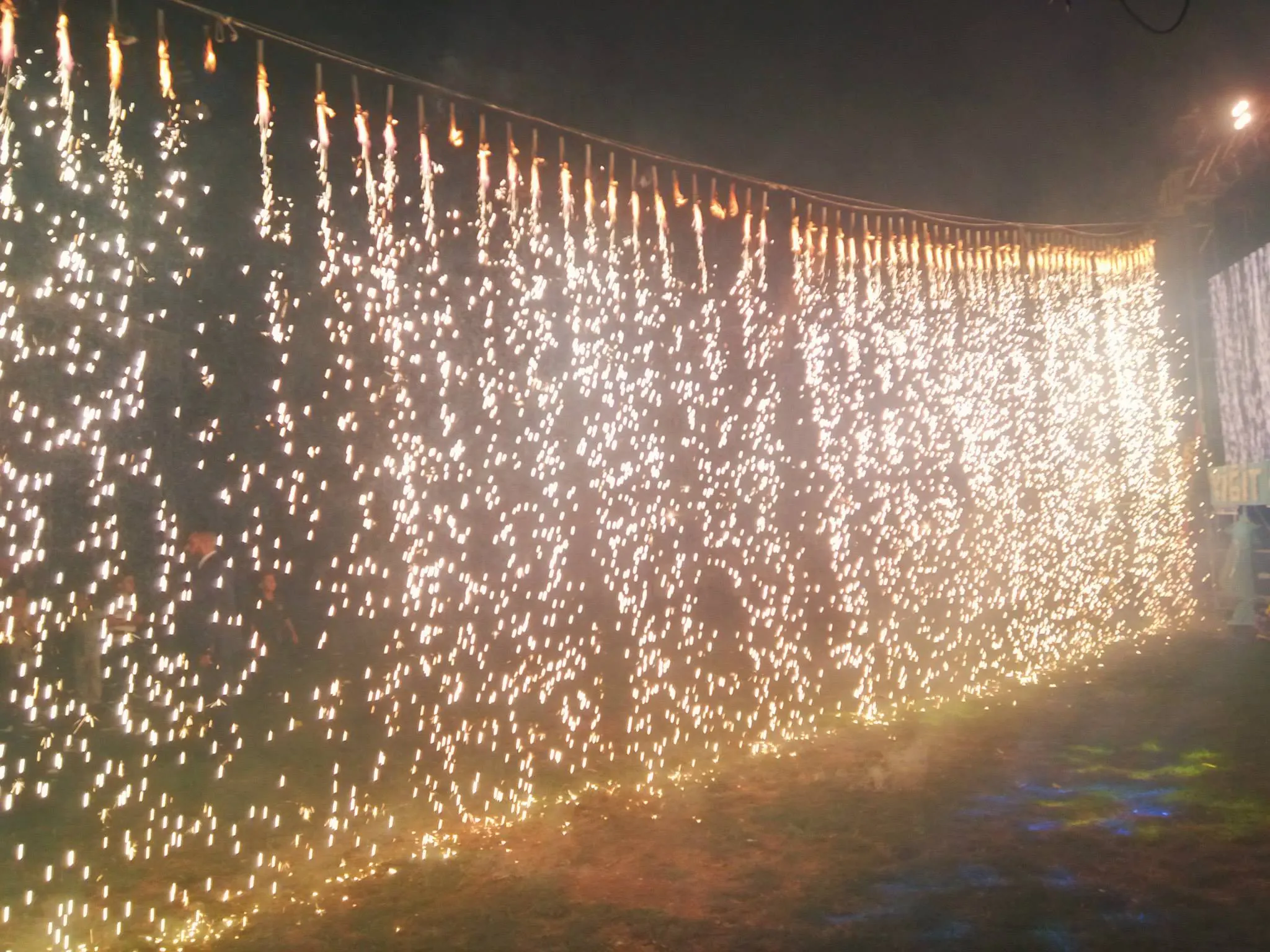 Ulus Tarım Kredi market açılışı için yeşil beyaz zincir balon